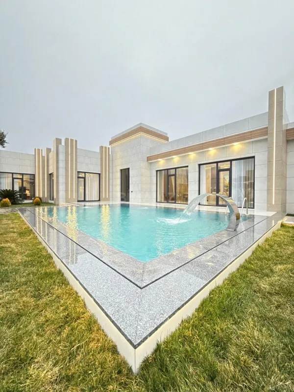 Satılır 5 otaqlı həyət evi 260 m²