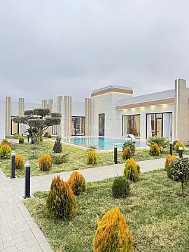 Satılır 5 otaqlı həyət evi 260 m²