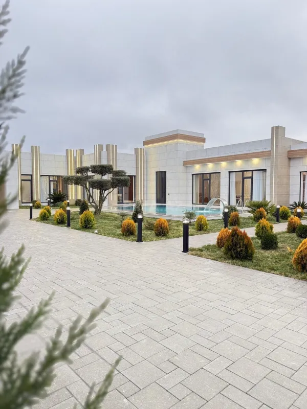 Satılır 5 otaqlı həyət evi 260 m²