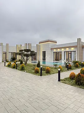 Satılır 5 otaqlı həyət evi 260 m²