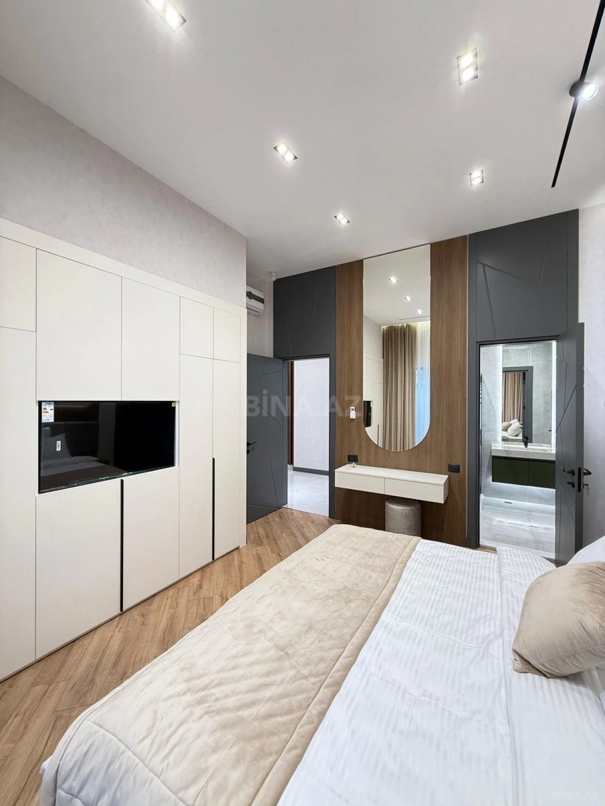 Satılır 5 otaqlı həyət evi 260 m²