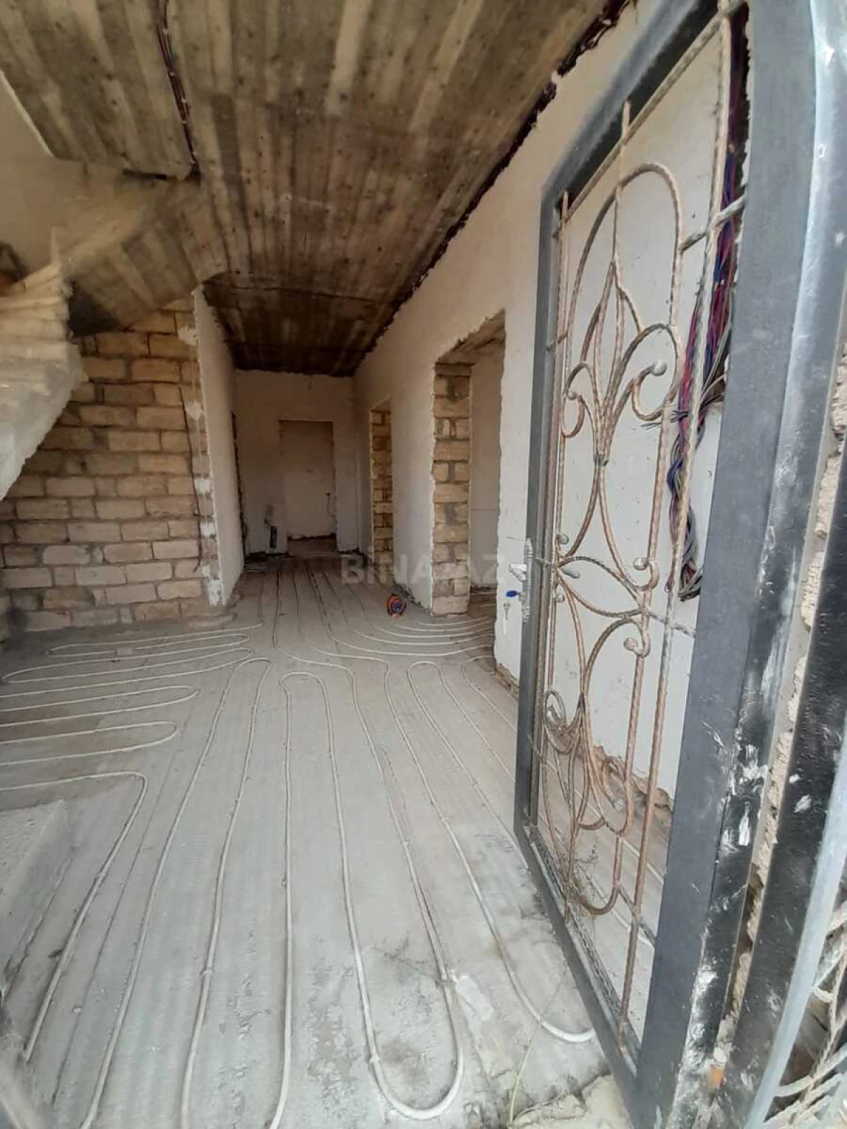 Satılır 6 otaqlı həyət evi 290 m²