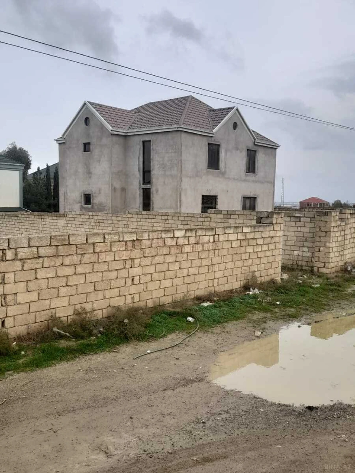 Satılır 6 otaqlı həyət evi 290 m²