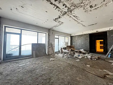 Satılır 3 otaqlı mənzil 201 m²