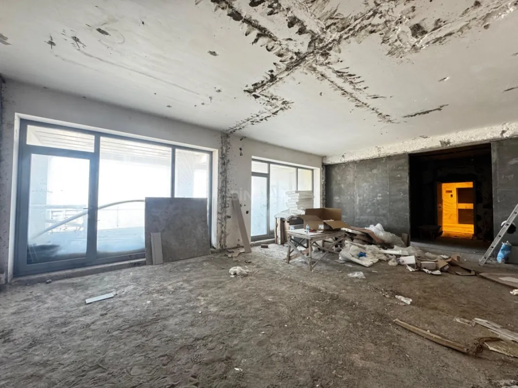 Satılır 3 otaqlı mənzil 265 m²