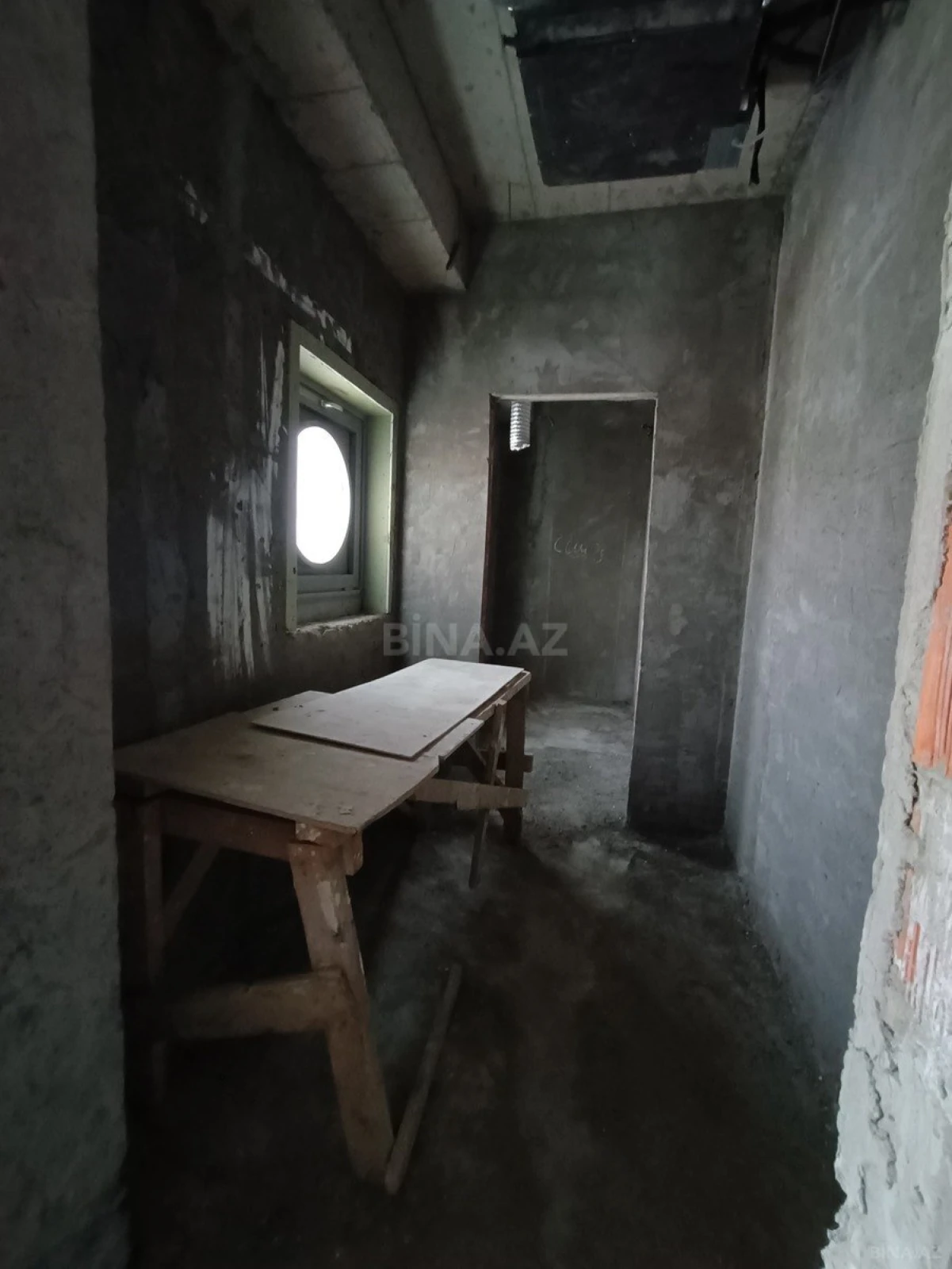 Satılır 4 otaqlı mənzil 320 m²