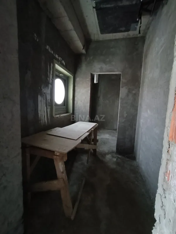 Satılır 4 otaqlı mənzil 320 m²