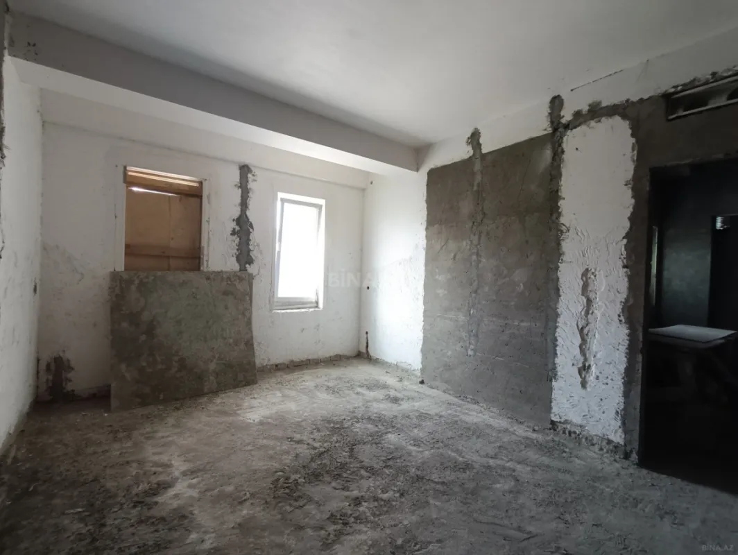 Satılır 4 otaqlı mənzil 320 m²