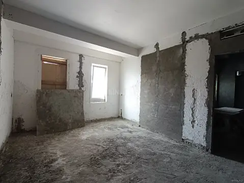 Satılır 4 otaqlı mənzil 320 m²