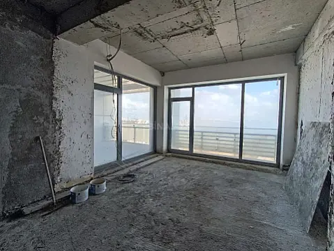 Satılır 4 otaqlı mənzil 320 m²
