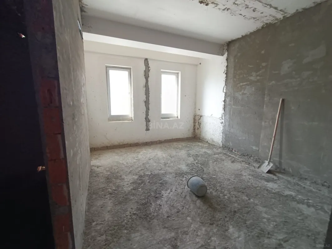 Satılır 4 otaqlı mənzil 320 m²