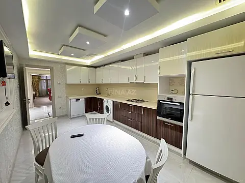 Kirayə verilir 3 otaqlı mənzil 170 m²