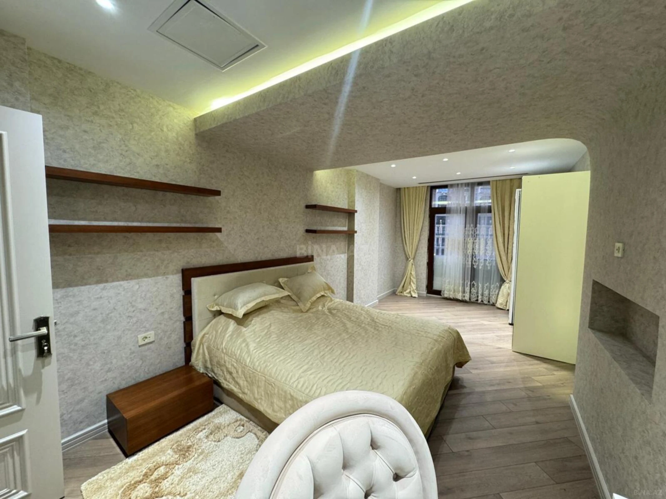 Kirayə verilir 3 otaqlı mənzil 170 m²
