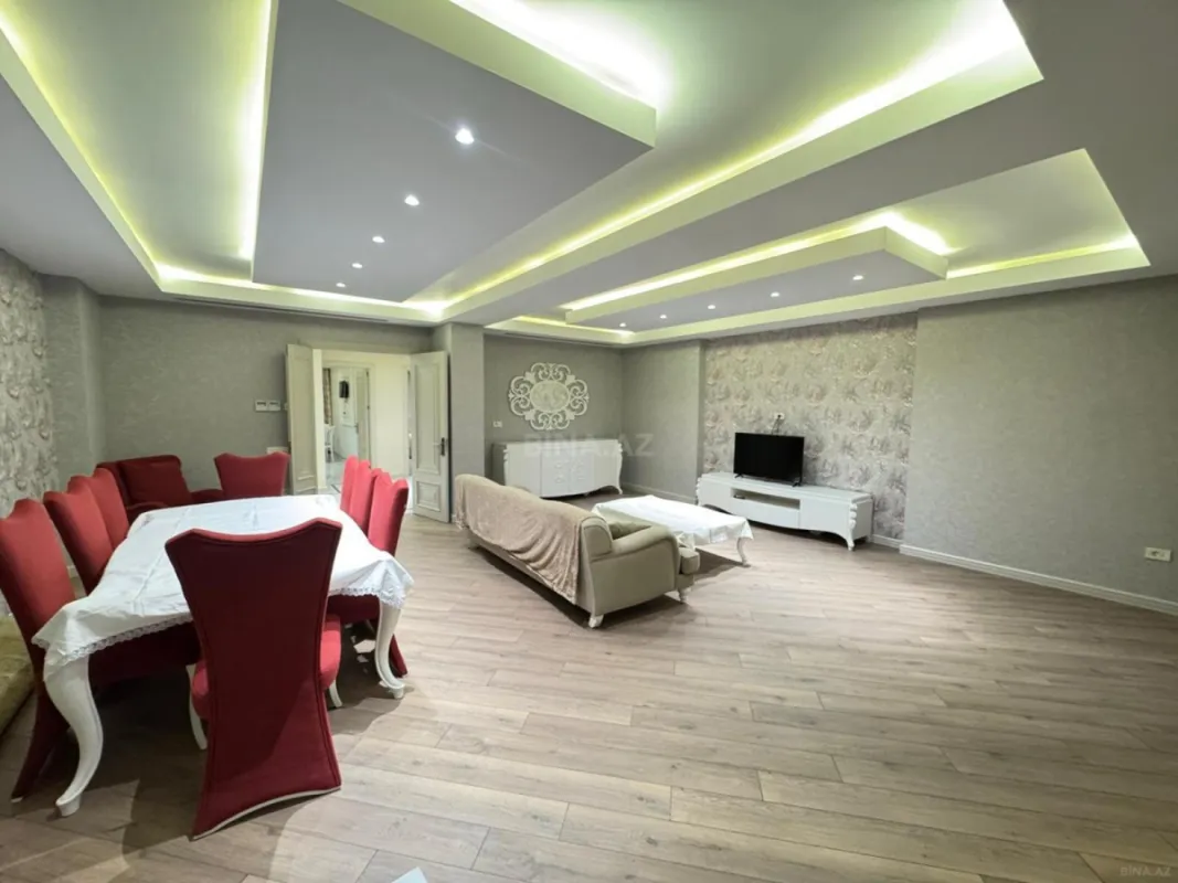 Kirayə verilir 3 otaqlı mənzil 170 m²