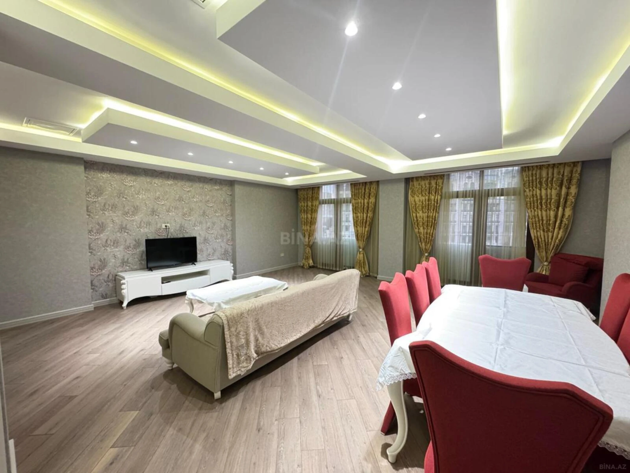 Kirayə verilir 3 otaqlı mənzil 170 m²