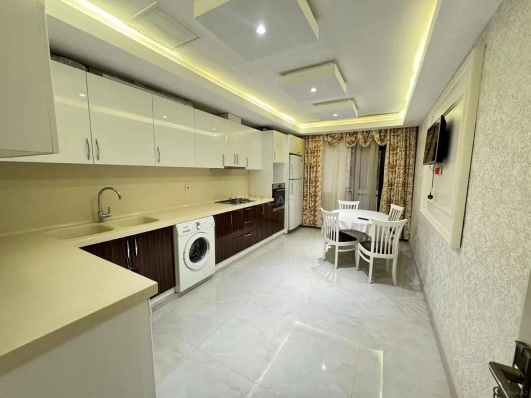 Kirayə verilir 3 otaqlı mənzil 170 m²