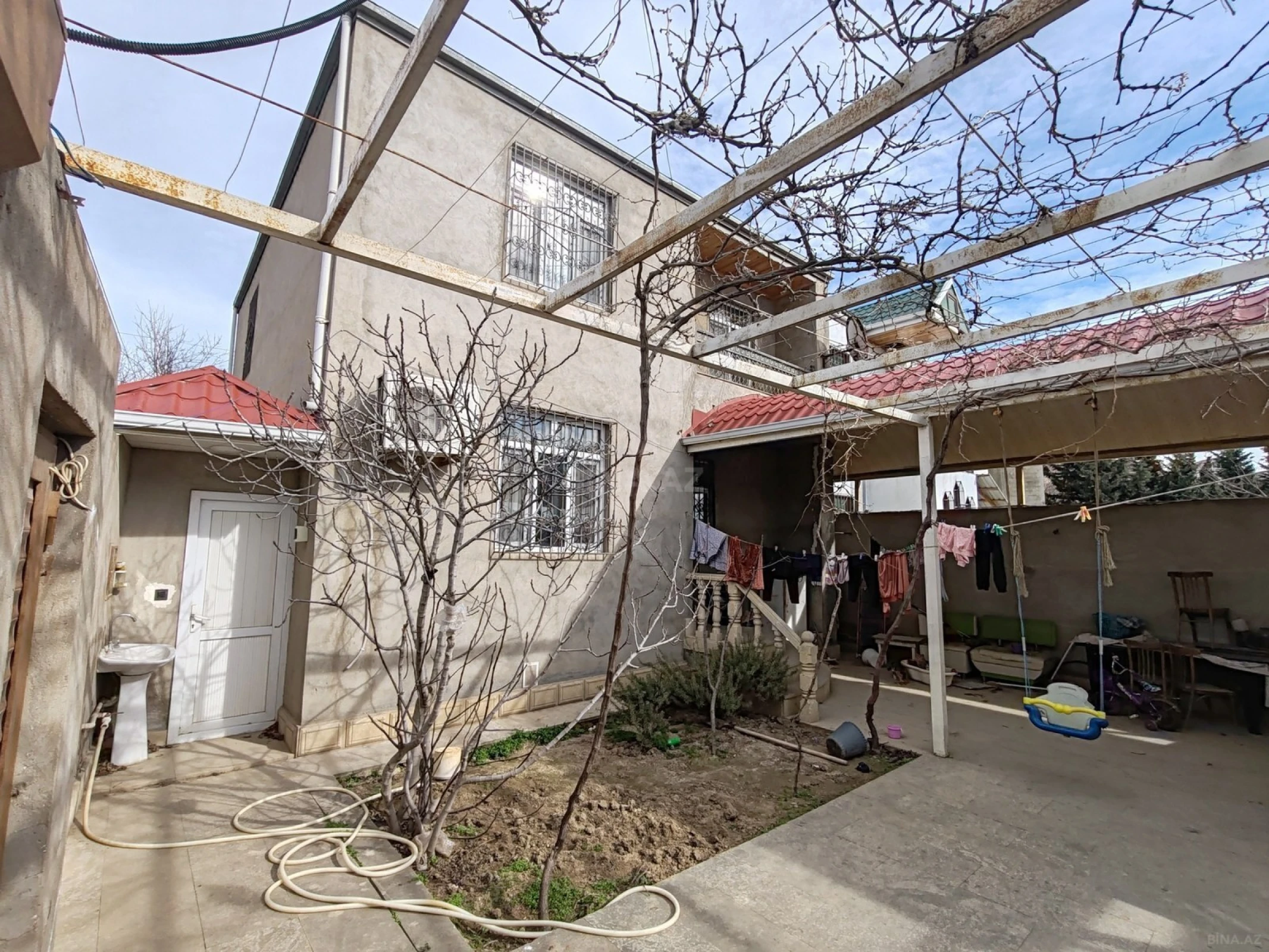 Satılır 4 otaqlı həyət evi 109.7 m²