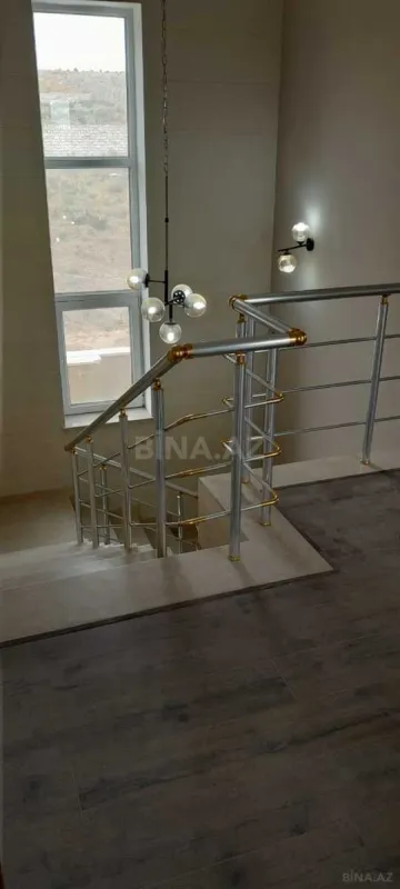 Satılır 6 otaqlı həyət evi 236 m²