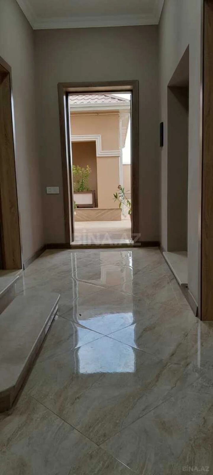 Satılır 6 otaqlı həyət evi 236 m²