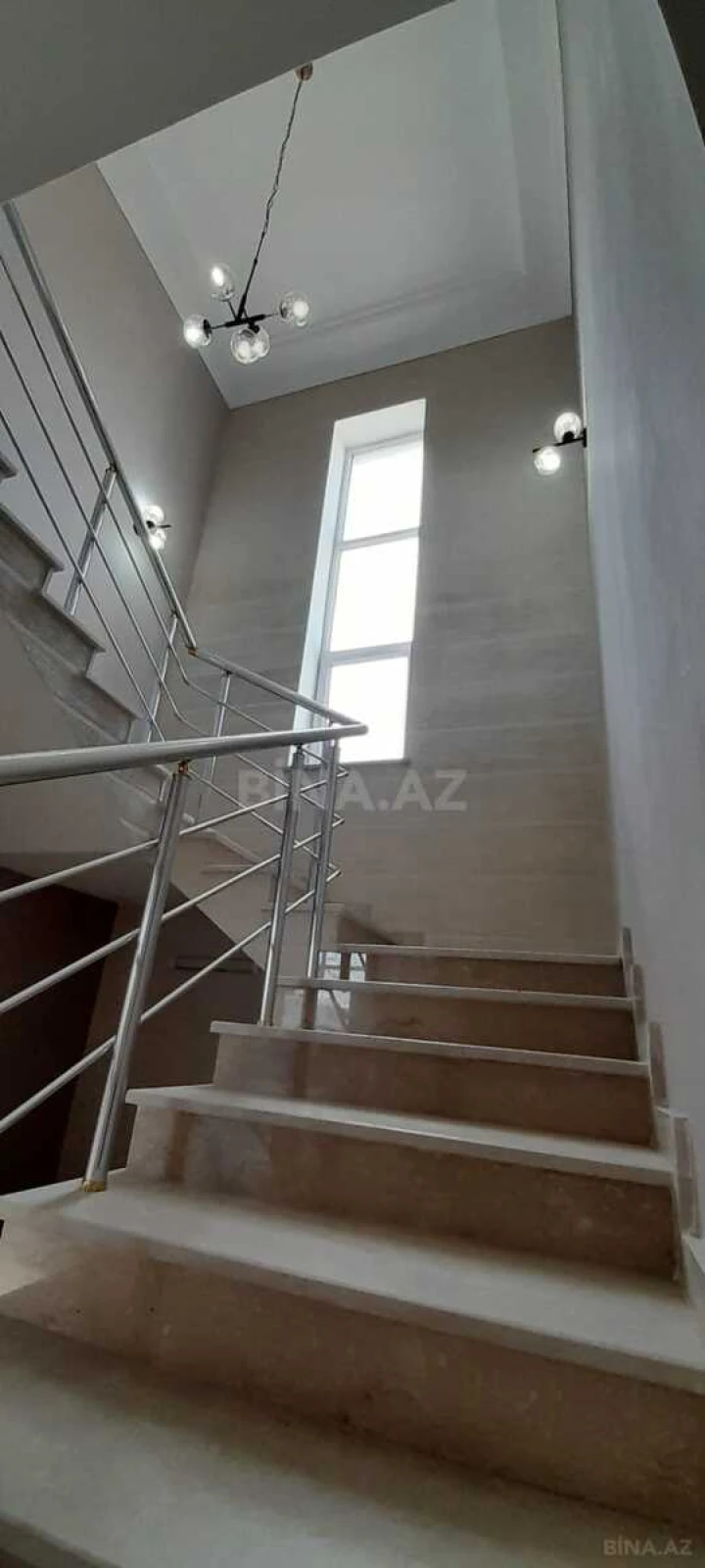 Satılır 6 otaqlı həyət evi 236 m²