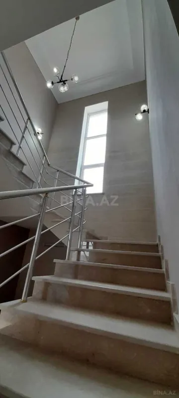 Satılır 6 otaqlı həyət evi 236 m²
