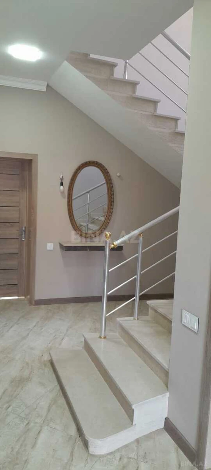 Satılır 6 otaqlı həyət evi 236 m²