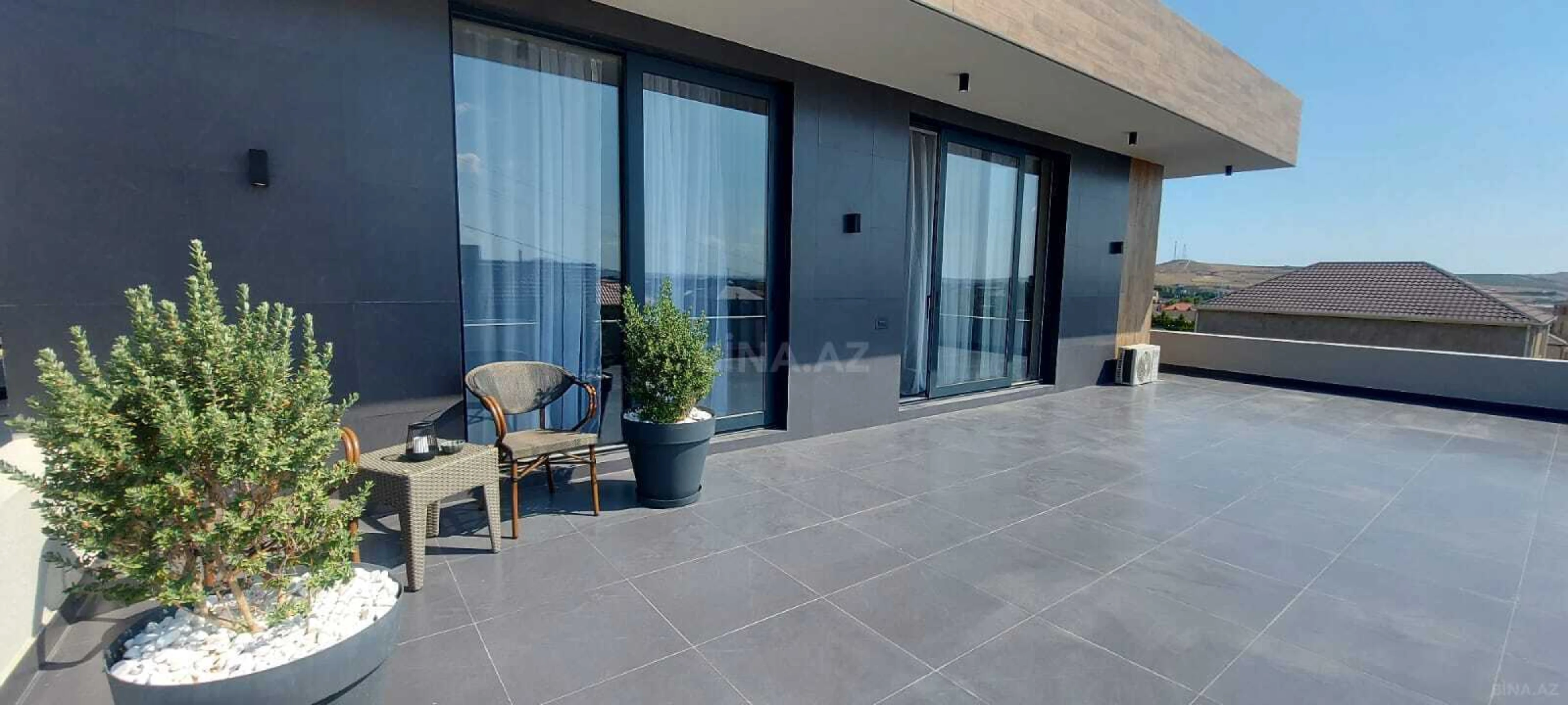 Satılır 5 otaqlı həyət evi 300 m²