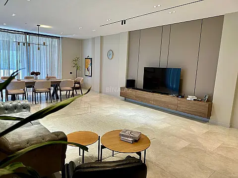 Satılır 5 otaqlı həyət evi 300 m²