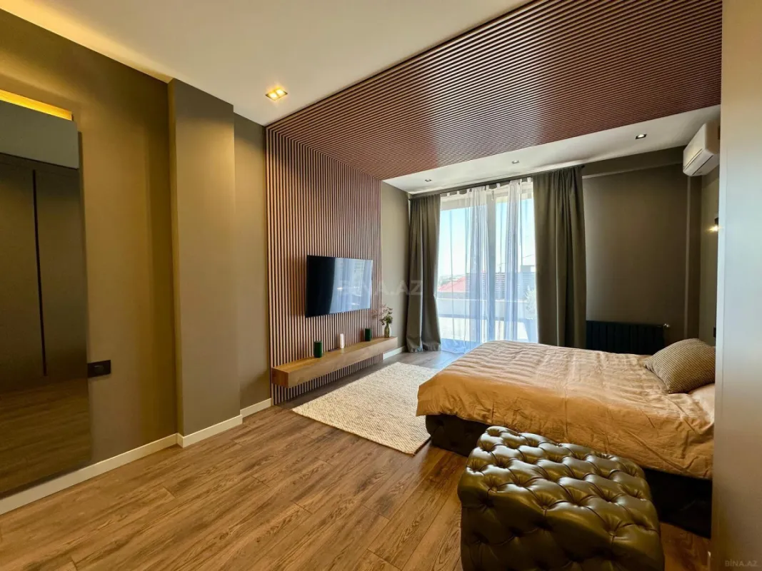 Satılır 5 otaqlı həyət evi 300 m²