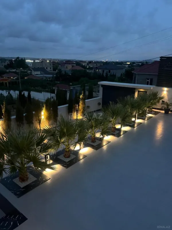 Satılır 5 otaqlı həyət evi 300 m²