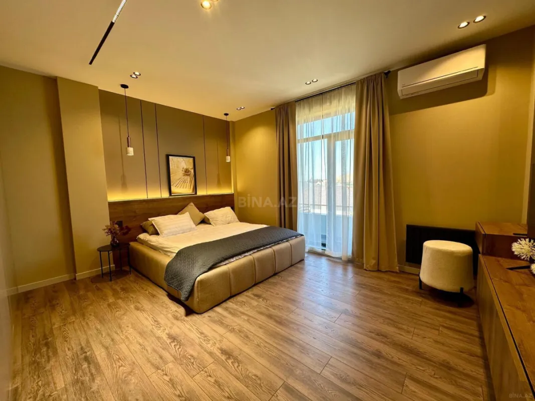 Satılır 5 otaqlı həyət evi 300 m²