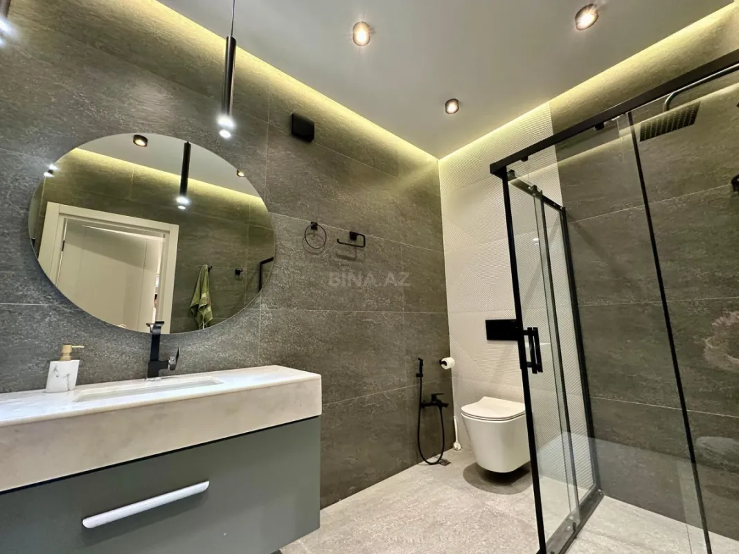 Satılır 5 otaqlı həyət evi 300 m²