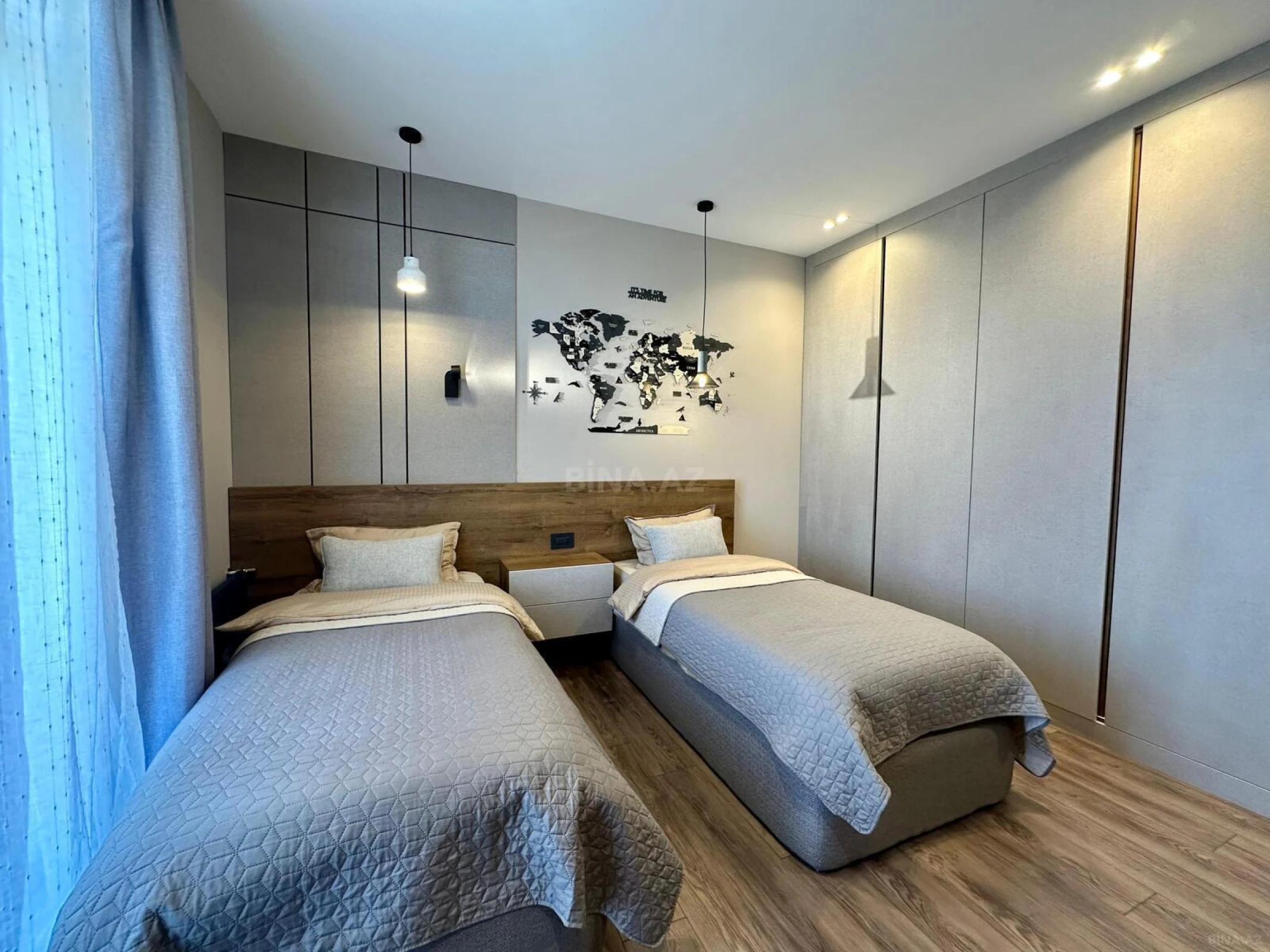 Satılır 5 otaqlı həyət evi 300 m²