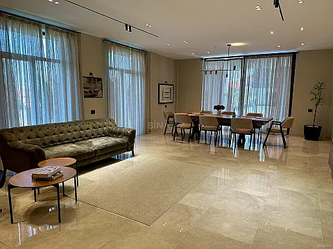 Satılır 5 otaqlı həyət evi 300 m²