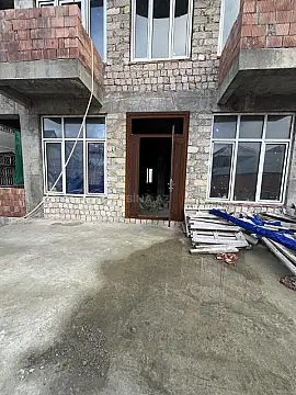 Satılır 6 otaqlı həyət evi 800 m²