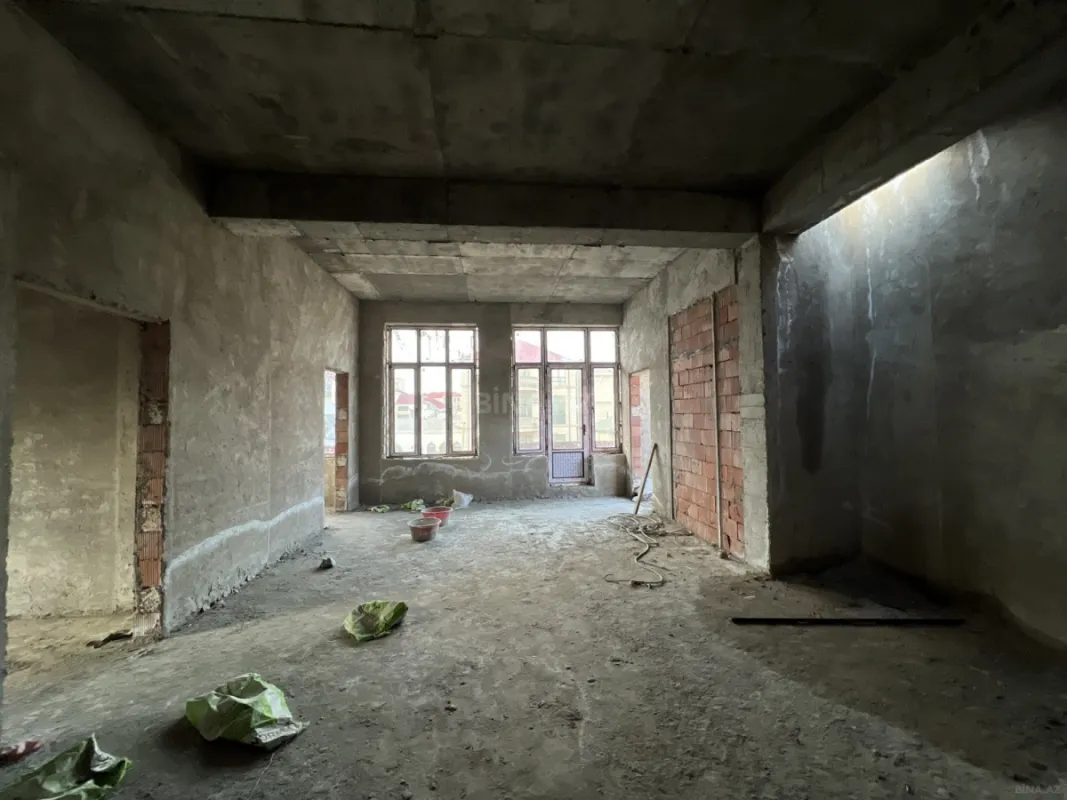 Satılır 6 otaqlı həyət evi 800 m²