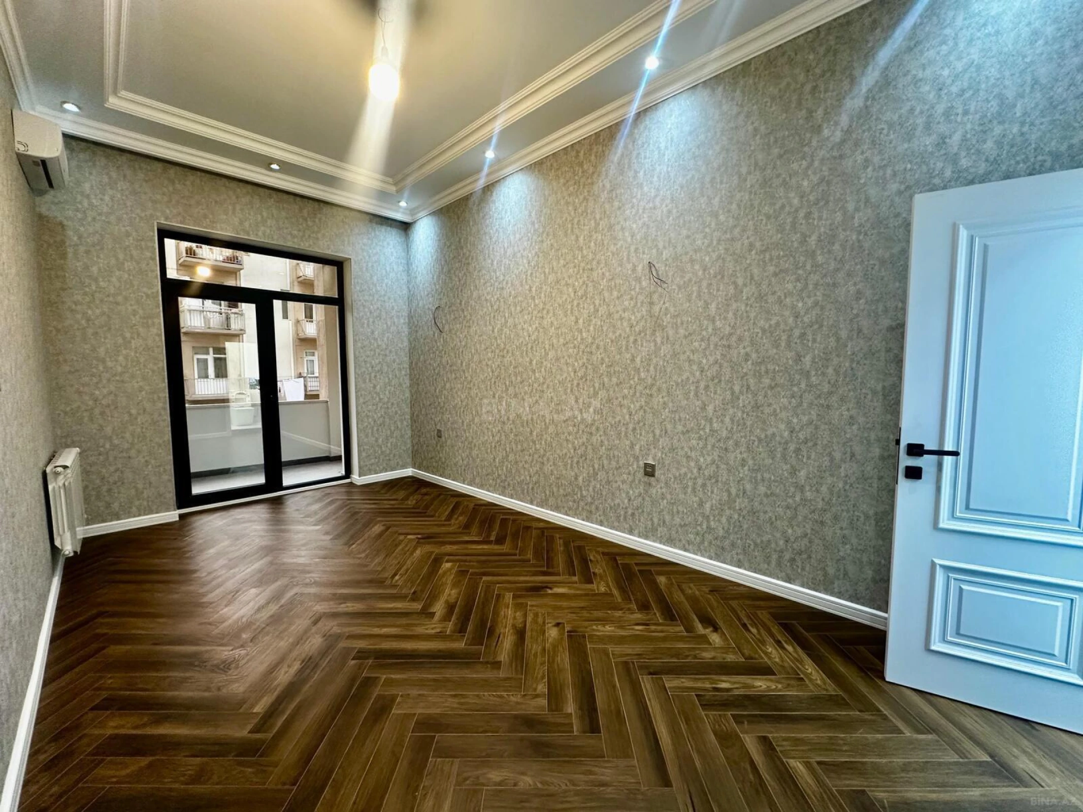 Satılır 2 otaqlı mənzil 95 m²