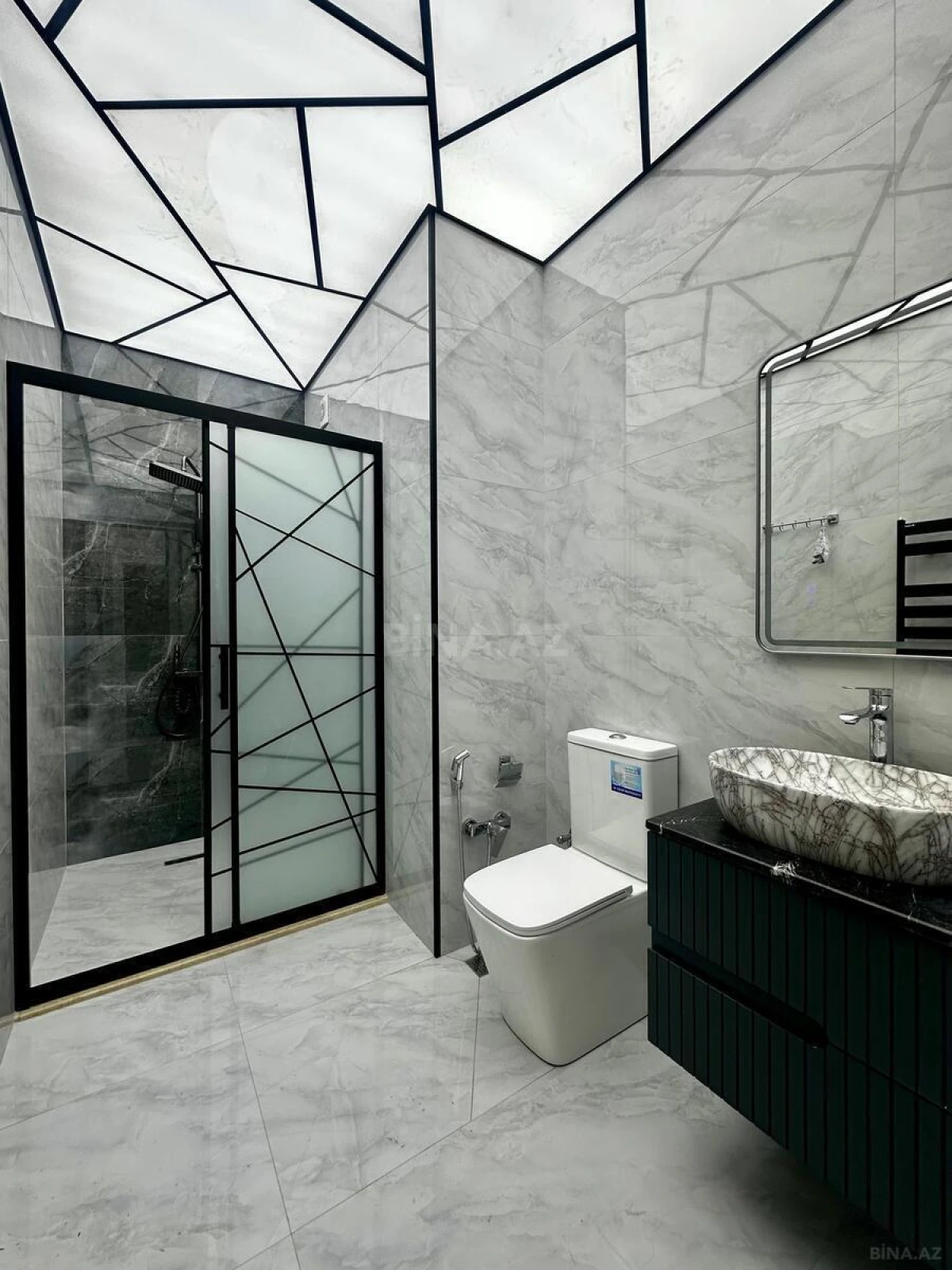 Satılır 2 otaqlı mənzil 95 m²