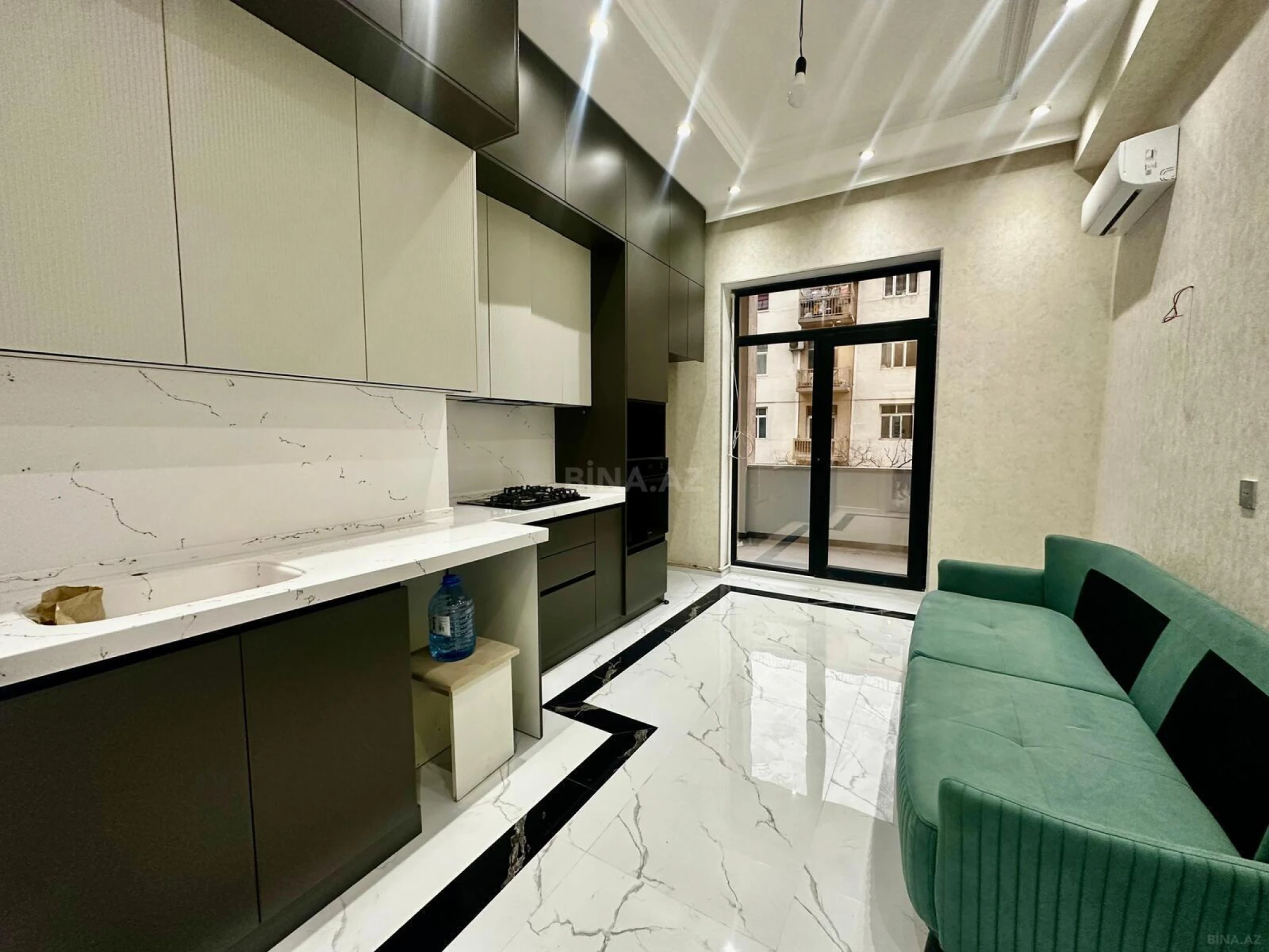 Satılır 2 otaqlı mənzil 95 m²