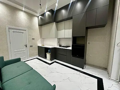 Satılır 2 otaqlı mənzil 95 m²