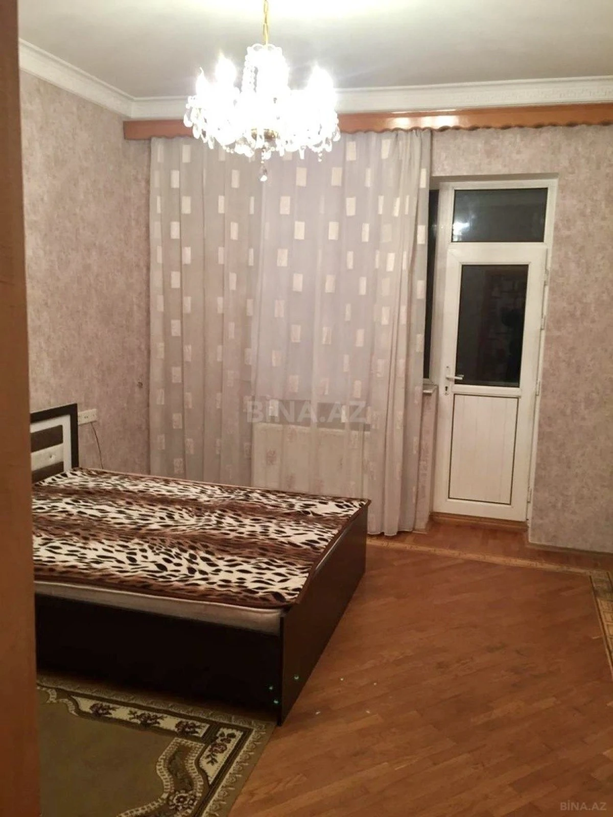 Kirayə verilir 4 otaqlı mənzil 100 m²