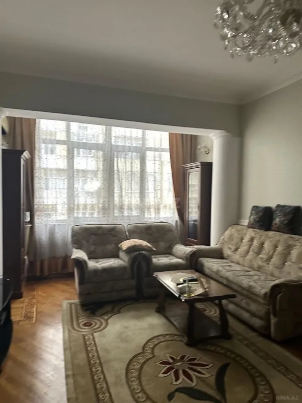 Kirayə verilir 4 otaqlı mənzil 100 m²