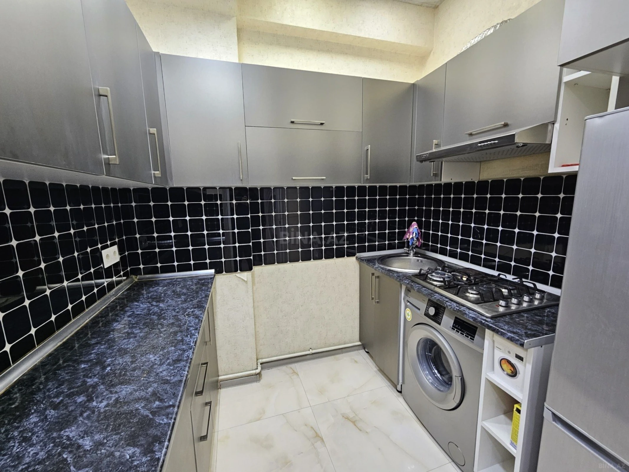 Satılır 2 otaqlı mənzil 63 m²