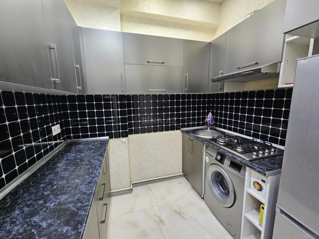 Satılır 2 otaqlı mənzil 63 m²