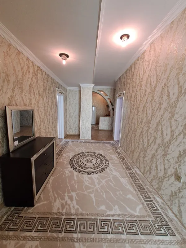 Kirayə verilir 4 otaqlı mənzil 125 m²