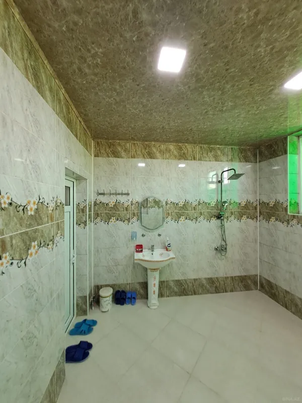 Kirayə verilir 4 otaqlı mənzil 125 m²