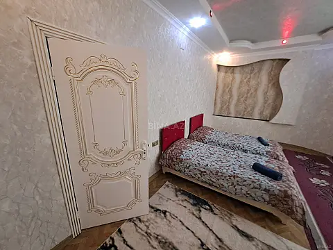 Kirayə verilir 4 otaqlı mənzil 125 m²