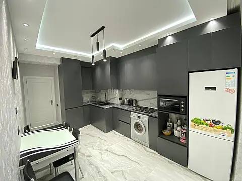 Satılır 3 otaqlı mənzil 107 m²