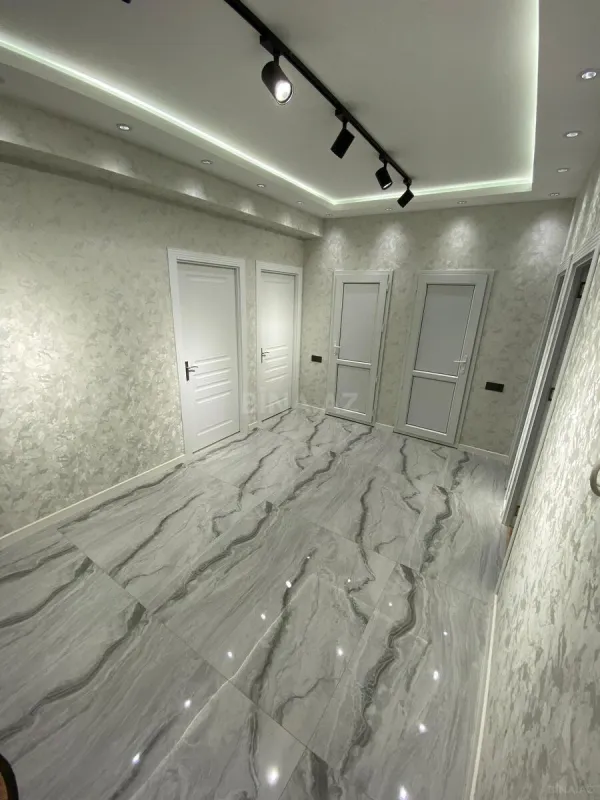 Satılır 3 otaqlı mənzil 107 m²