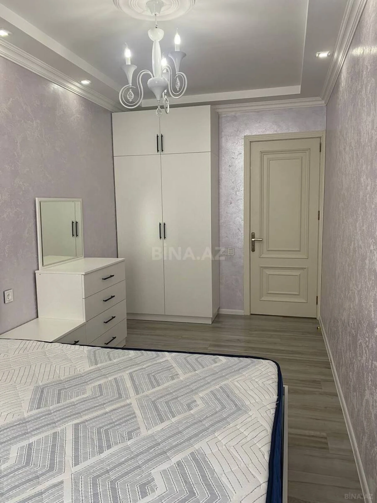 Satılır 2 otaqlı mənzil 61 m²